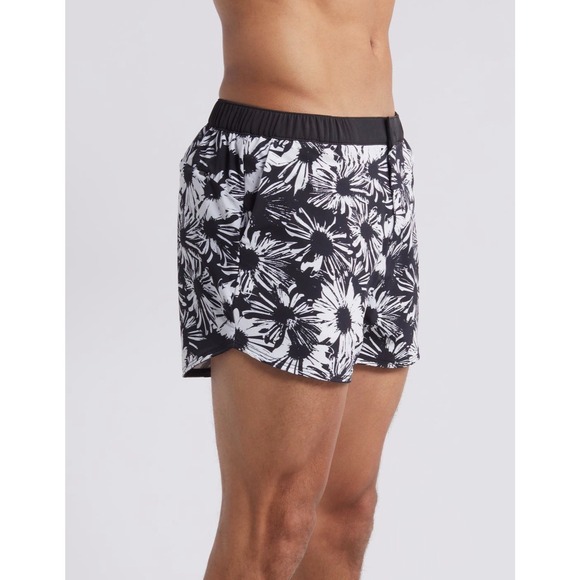 Chubbies The Resort Swim Trunks Shorts Mens XL Black White Flower 4" Mesh Liner - Picture 3 of 15